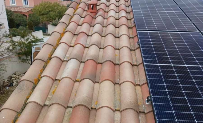 installation panneaux solaire sur tuiles romanes, Jacou, SILICIUM MEDITERRANÉE