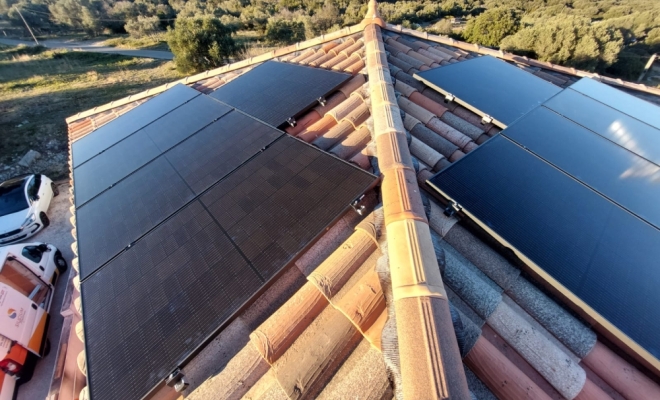 installation panneaux solaires sur tuiles romanes, Jacou, SILICIUM MEDITERRANÉE